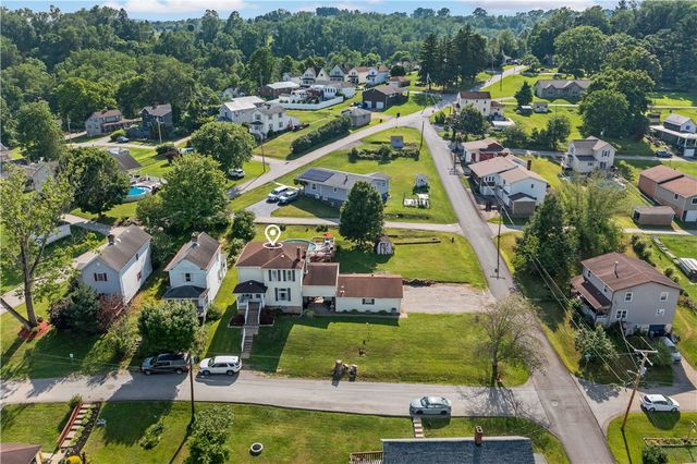 207 Mccormick Ave, Bentleyville, PA 15314
