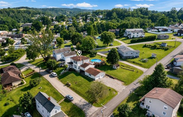 207 Mccormick Ave, Bentleyville, PA 15314