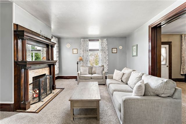 207 Mccormick Ave, Bentleyville, PA 15314