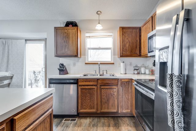 1917 N McRae Dr, Goddard, KS 67052