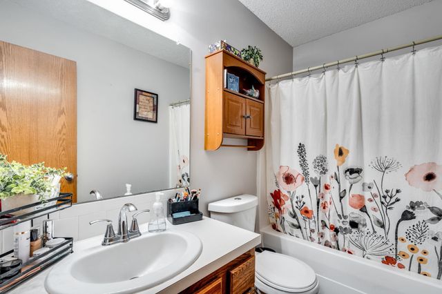 1917 N McRae Dr, Goddard, KS 67052