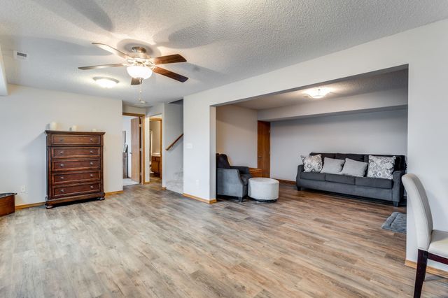 1917 N McRae Dr, Goddard, KS 67052