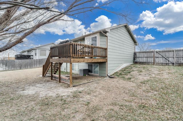1917 N McRae Dr, Goddard, KS 67052