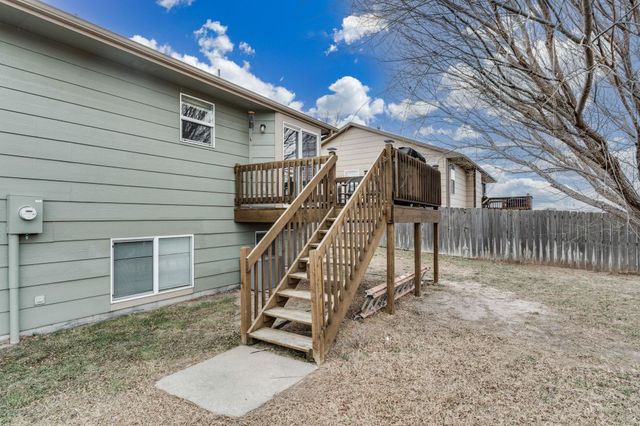 1917 N McRae Dr, Goddard, KS 67052