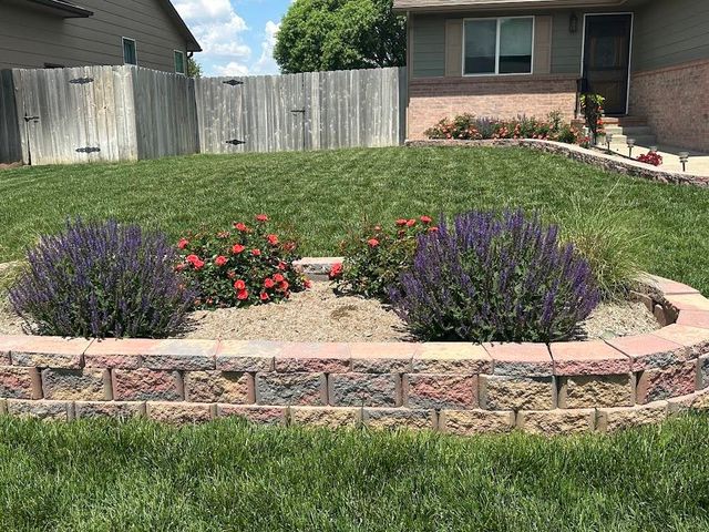 1917 N McRae Dr, Goddard, KS 67052