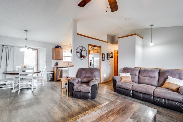 1917 N McRae Dr, Goddard, KS 67052