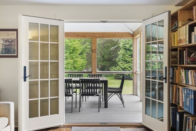 28 S Mill St, Hopkinton, MA 01748