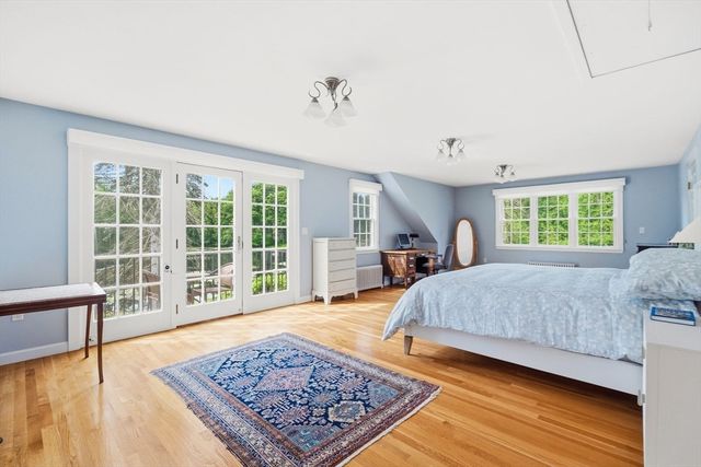 28 S Mill St, Hopkinton, MA 01748