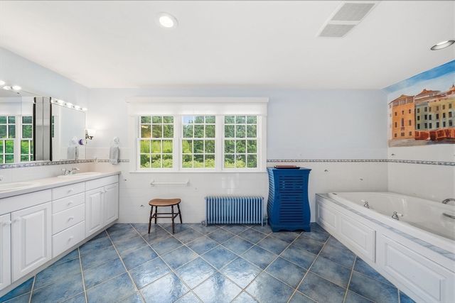 28 S Mill St, Hopkinton, MA 01748