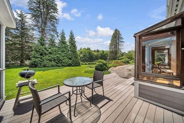 28 S Mill St, Hopkinton, MA 01748