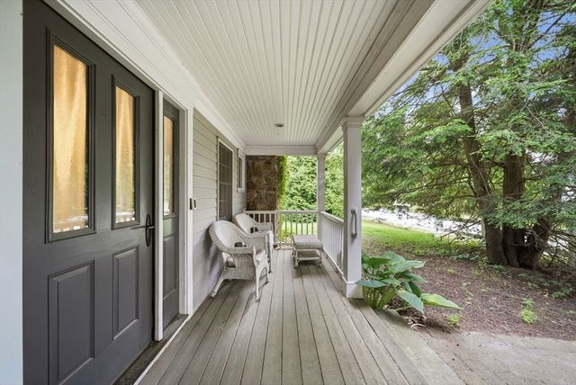 28 S Mill St, Hopkinton, MA 01748