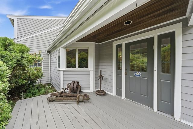 28 S Mill St, Hopkinton, MA 01748