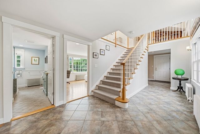 28 S Mill St, Hopkinton, MA 01748