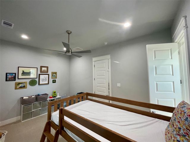 808 Fisher A, Houston, TX 77018