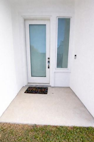 808 Fisher A, Houston, TX 77018