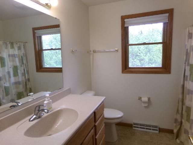 5614 N Vista Lane, Janesville, WI 53548
