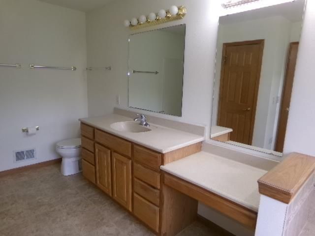 5614 N Vista Lane, Janesville, WI 53548