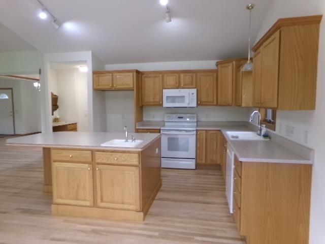 5614 N Vista Lane, Janesville, WI 53548