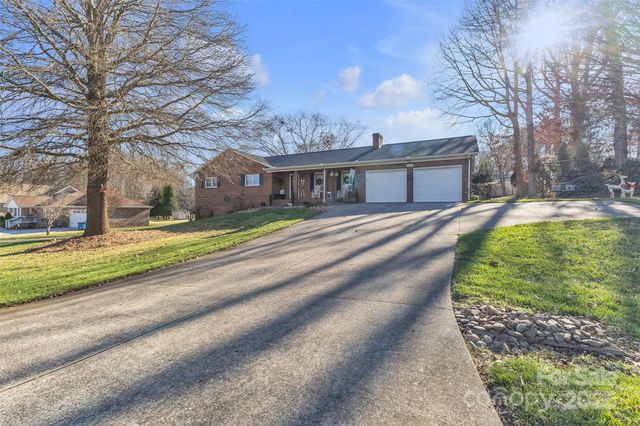 222 Brentwood Drive, Maiden, NC 28650