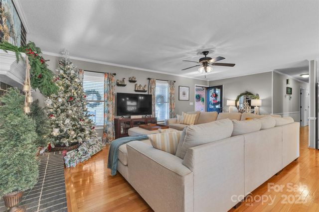 222 Brentwood Drive, Maiden, NC 28650