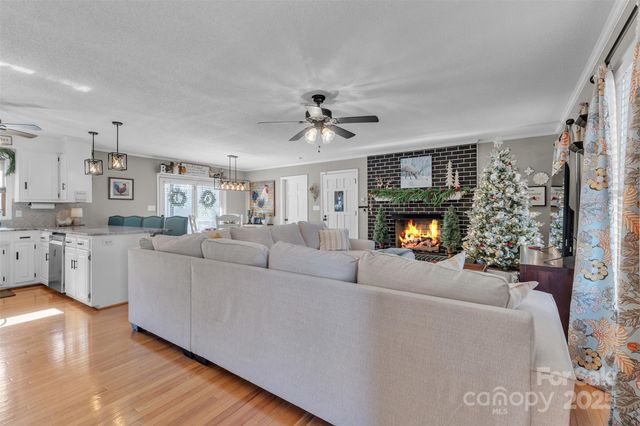 222 Brentwood Drive, Maiden, NC 28650