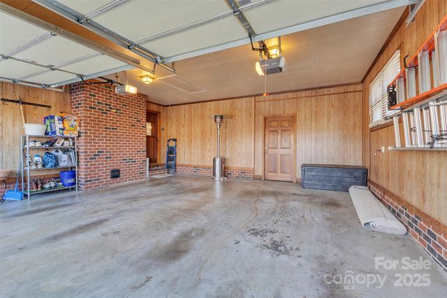 222 Brentwood Drive, Maiden, NC 28650