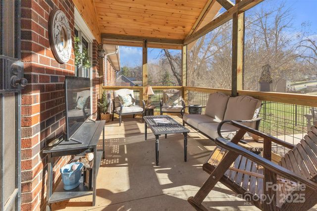 222 Brentwood Drive, Maiden, NC 28650