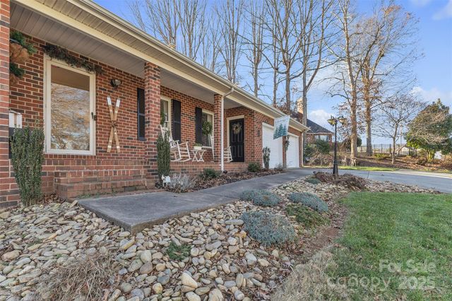 222 Brentwood Drive, Maiden, NC 28650