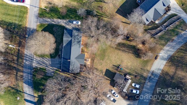 222 Brentwood Drive, Maiden, NC 28650