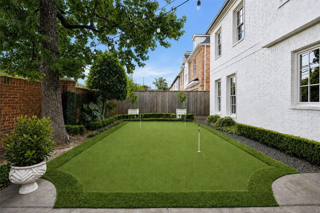 7714 N Hunters Court Drive, Houston, TX 77055
