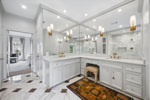 7714 N Hunters Court Drive, Houston, TX 77055