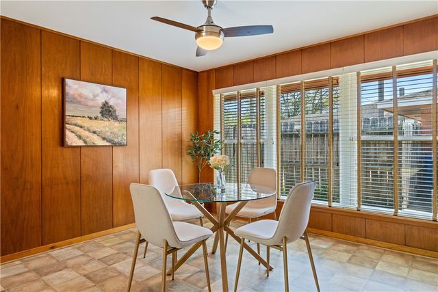 3710 Pope Dr, Corpus Christi, TX 78411