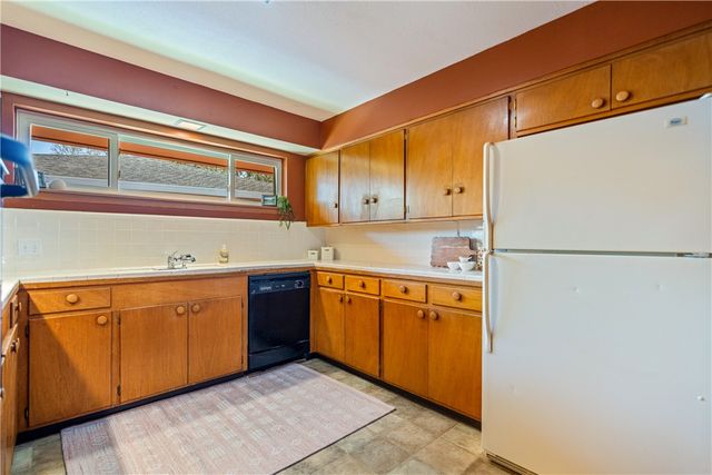 3710 Pope Dr, Corpus Christi, TX 78411