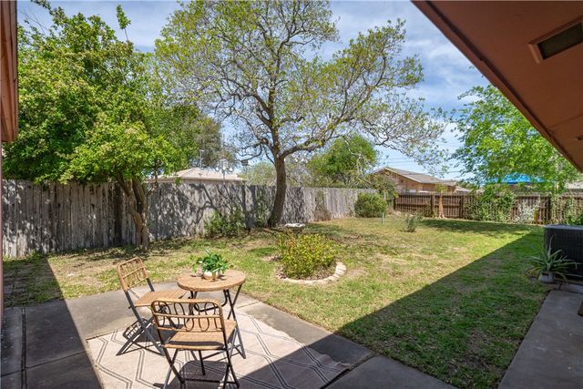 3710 Pope Dr, Corpus Christi, TX 78411