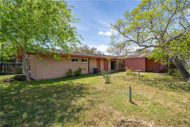 3710 Pope Dr, Corpus Christi, TX 78411
