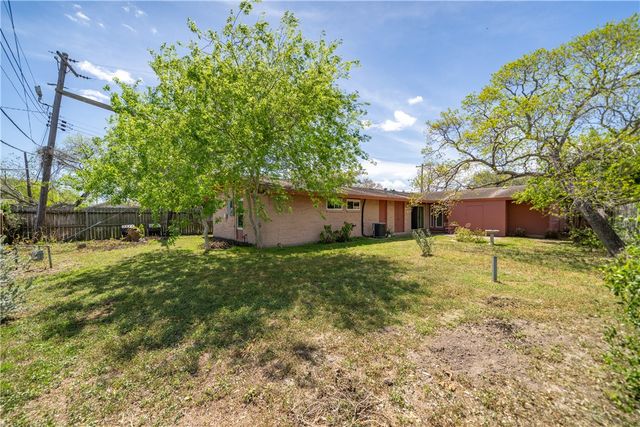 3710 Pope Dr, Corpus Christi, TX 78411