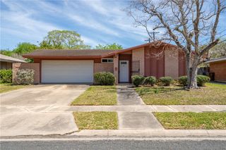 3710 Pope Dr, Corpus Christi, TX 78411
