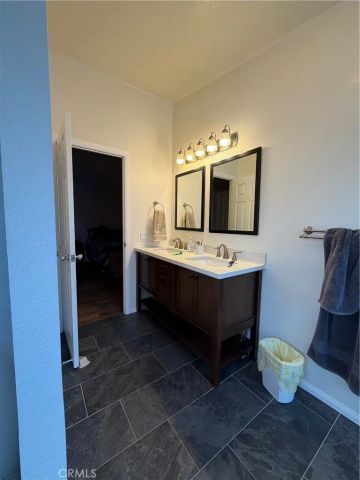29021 Bouquet Canyon 201, Saugus, CA 91390