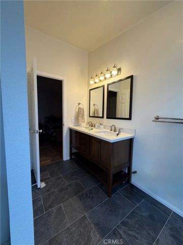 29021 Bouquet Canyon 201, Saugus, CA 91390