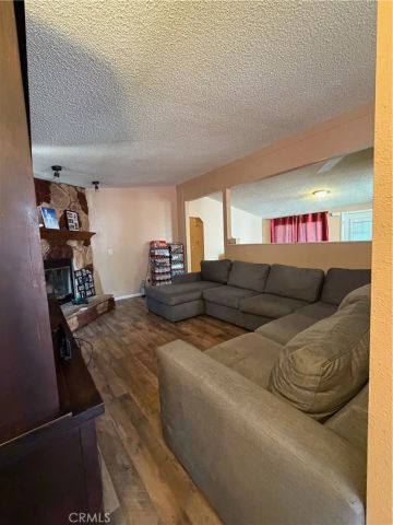 29021 Bouquet Canyon 201, Saugus, CA 91390