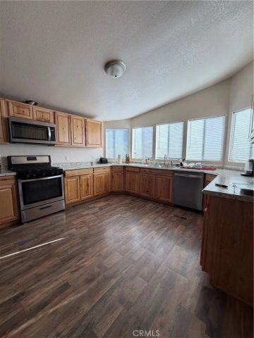 29021 Bouquet Canyon 201, Saugus, CA 91390