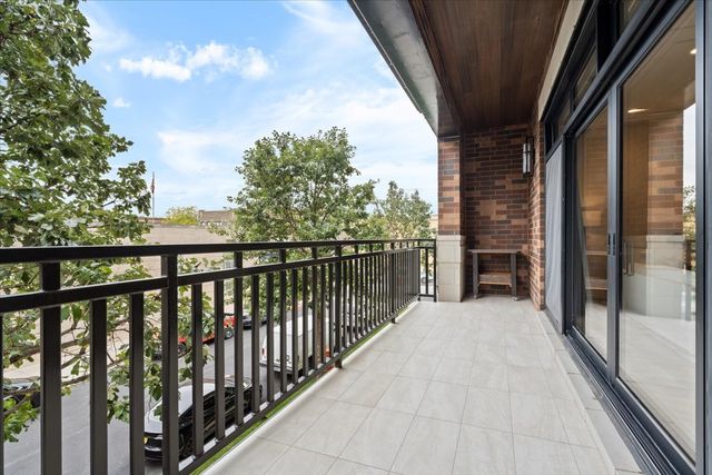 3951 N Wayne Avenue 404, Chicago, IL 60613