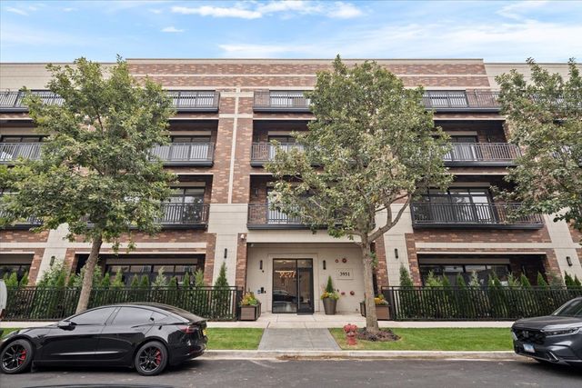 3951 N Wayne Avenue 404, Chicago, IL 60613