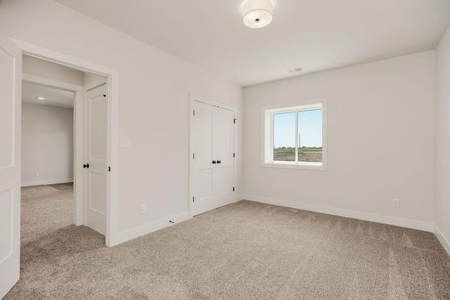 12800 S Foxborough Court, Lee's Summit, MO 64086