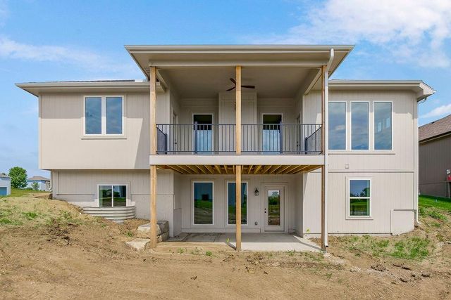 12800 S Foxborough Court, Lee's Summit, MO 64086