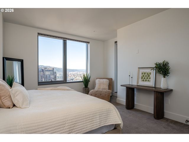 550 Sw 10TH Ave 2303, Portland, OR 97205