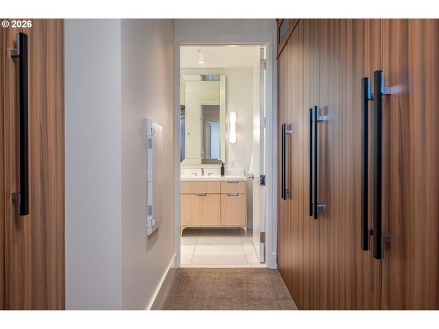 550 Sw 10TH Ave 2303, Portland, OR 97205