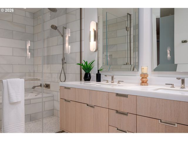 550 Sw 10TH Ave 2303, Portland, OR 97205