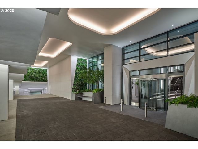 550 Sw 10TH Ave 2303, Portland, OR 97205