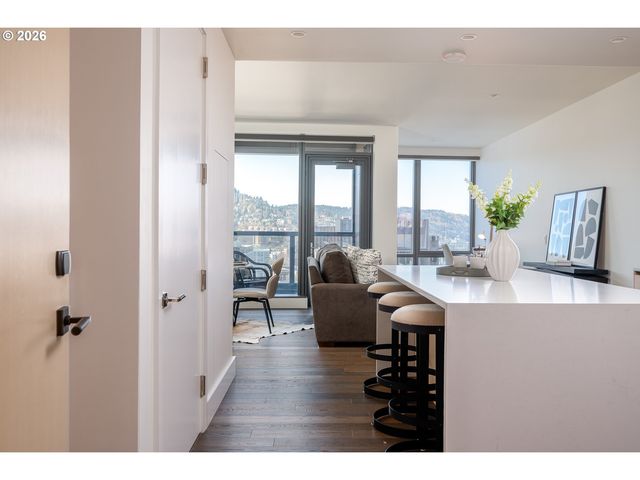 550 Sw 10TH Ave 2303, Portland, OR 97205